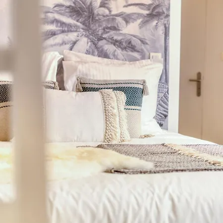 Apartment 8 Rue Fleuriau Avec Cour Privative *