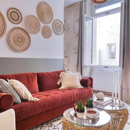 8 Rue Fleuriau Avec Cour Privative La Rochelle (Charente-Maritime)